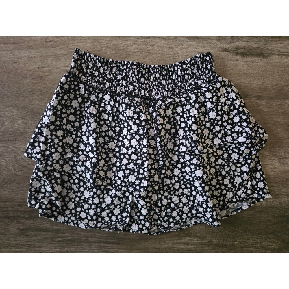 Floral Mini Skirt Blck White Ditsy Print Smocked Waist Tiered Ruffle Boho Summer